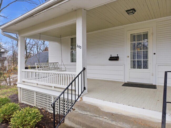 Building Photo - 303 Westwood Ave