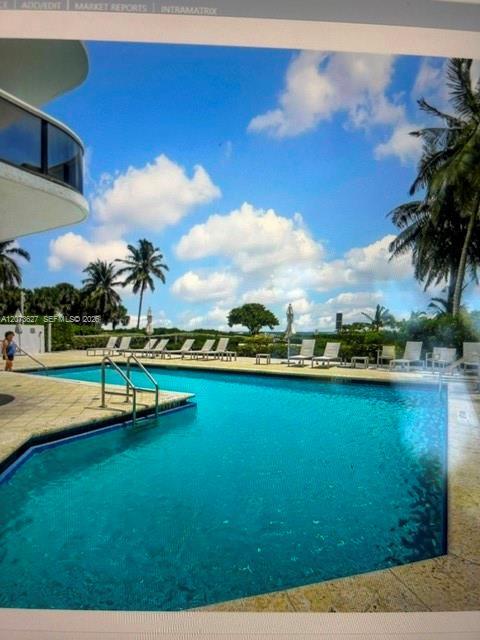Foto del edificio - 9455 Collins Ave