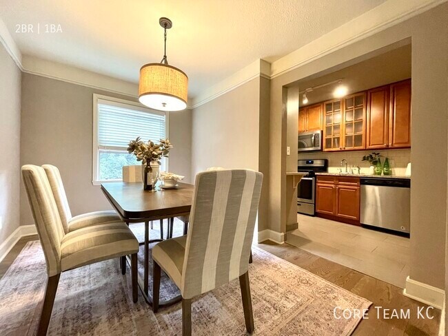 Foto del edificio - Spacious 2 Bedroom in West Plaza