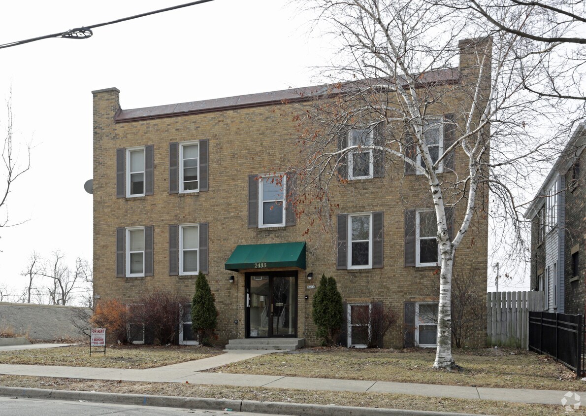 Building Photo - 2433 W Michigan St