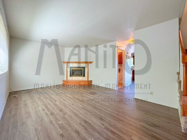 Building Photo - 521/523 E 11th Avenue Duplex