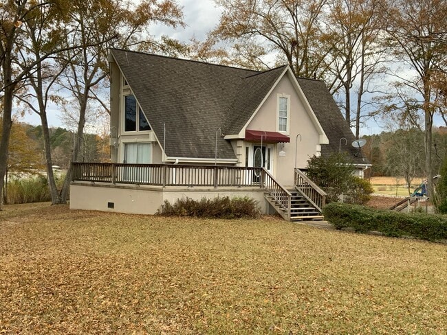 Building Photo - Coolant River Water Front 4 Bedrooms / 2 F...