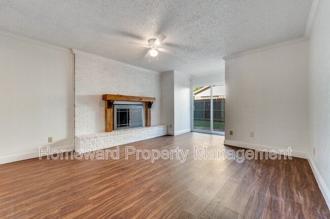 Photo - 3003 Helmet St House