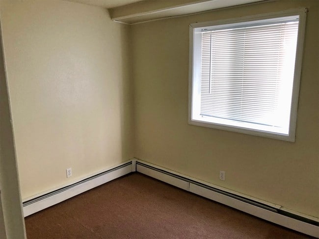 Building Photo - 1353 W 27th Ave