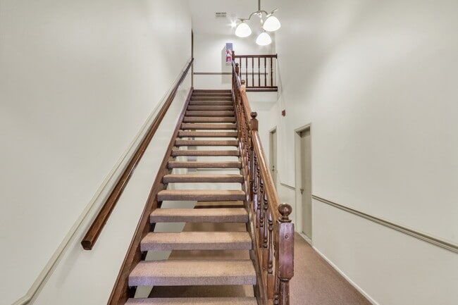 Building Photo - 215 Coventry Cir