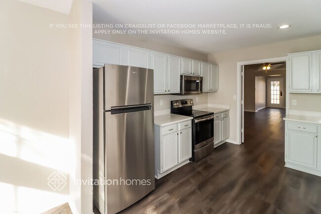 Building Photo - 2820 Sommerset Dr