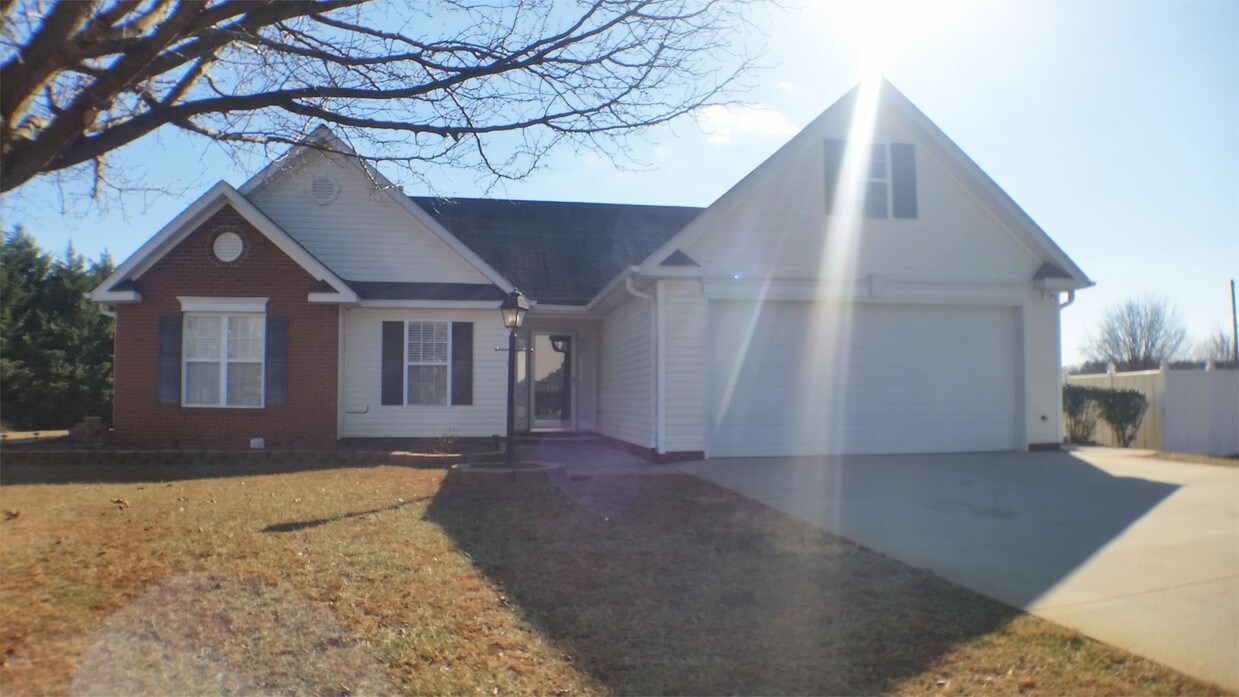 104 Brighton Ct, King, NC 27021 House Rental in King, NC