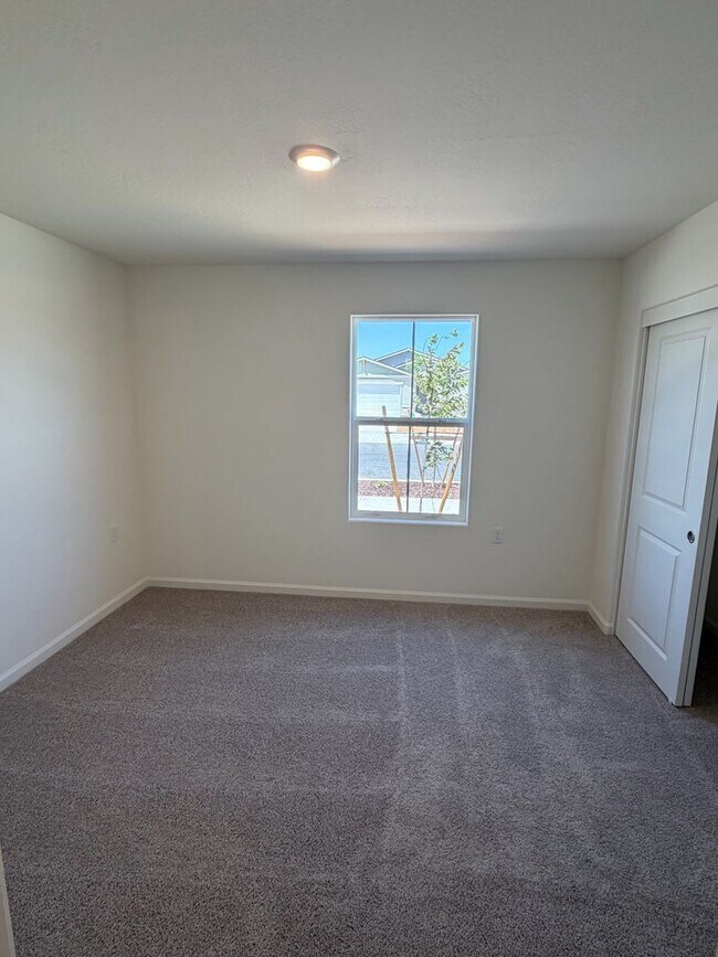 Building Photo - Brand New Turnkey Home