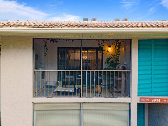 Foto del edificio - 9935 Pineapple Tree Dr