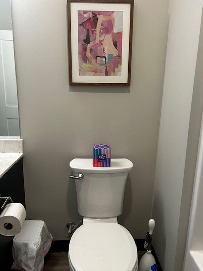 Interior Photo - Lofton