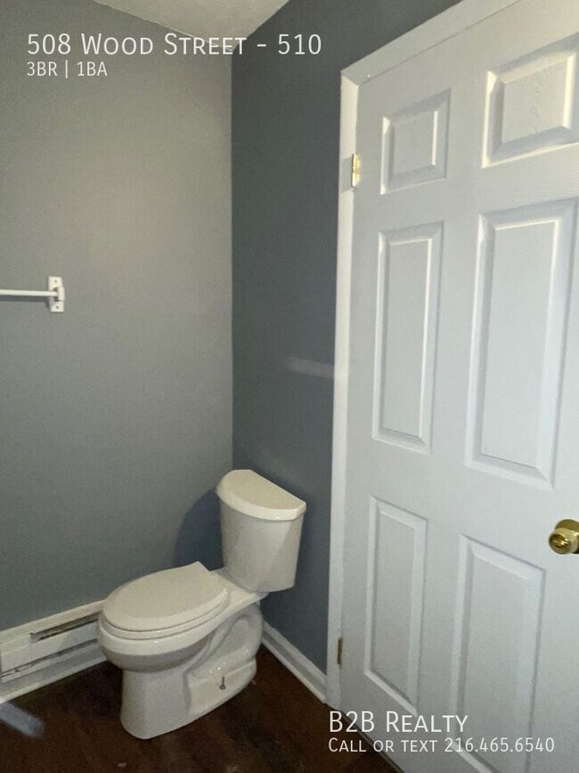 Building Photo - "Discover Your Perfect Sanctuary: Spacious...
