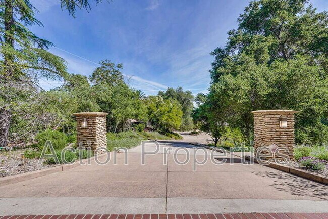 Foto del edificio - 15350 Norton Rd