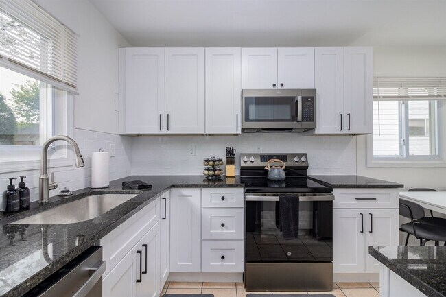 Foto del edificio - 1326 E Evelyn Ave