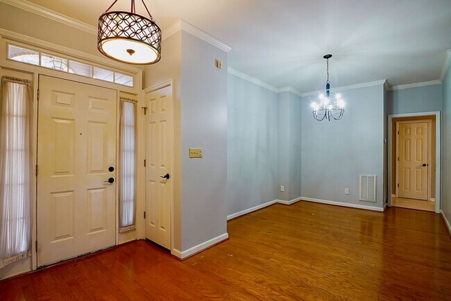 Foto del edificio - Convenient 3BR/2BA in Homewood