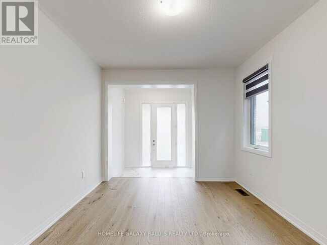 Photo du bâtiment - 1127 Zircon Mnr