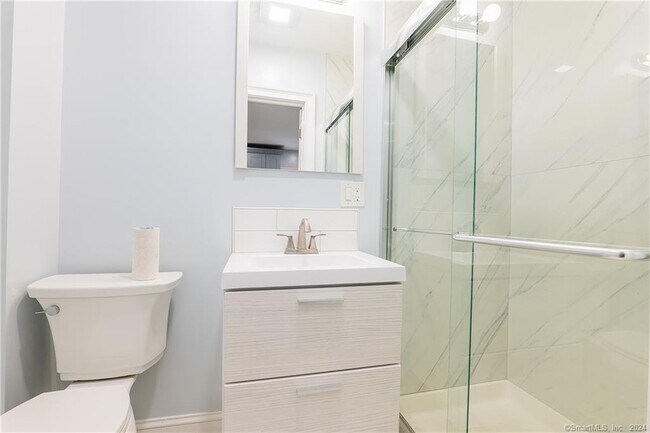 Building Photo - 29 Center St