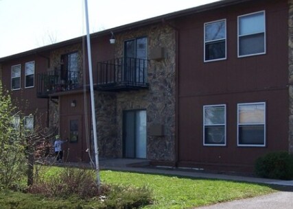 Primary Photo - 203 W Dolf St