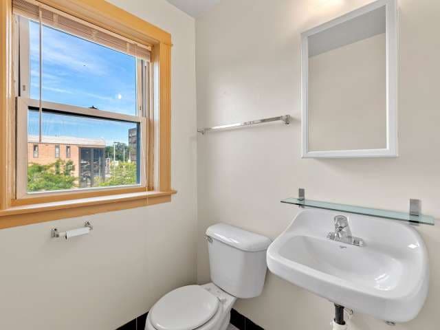 Building Photo - 2217 W Wisconsin Ave