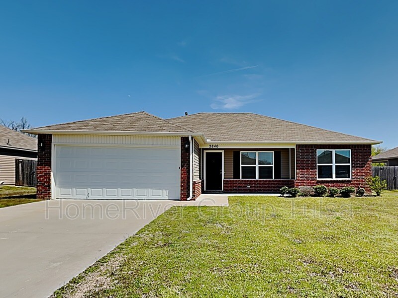Primary Photo - 2840 Lariat Ln