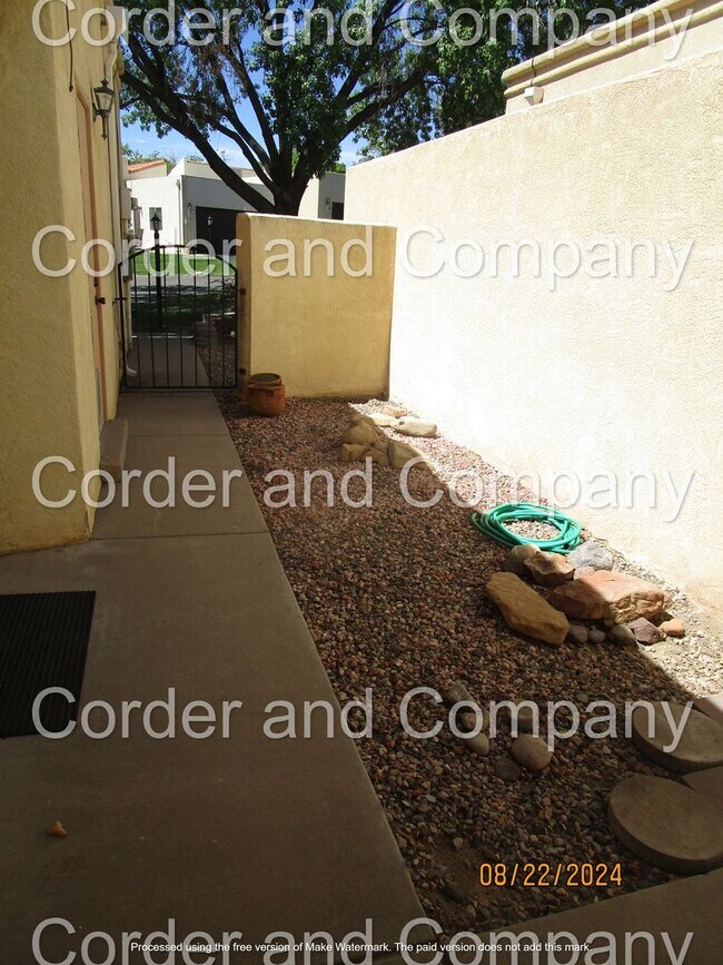 Building Photo - Cute 2 Bedroom, 2 Bathroom, 2 Car Garage and 1,562 Sq. Ft. home in 55+ Community in Rio Rancho.