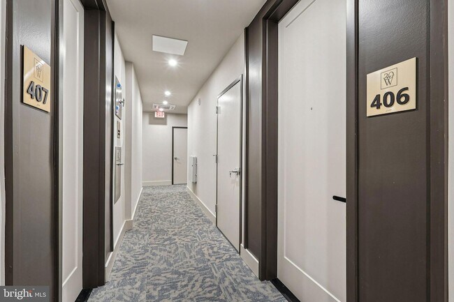 Foto del edificio - 30 W Allens Ln