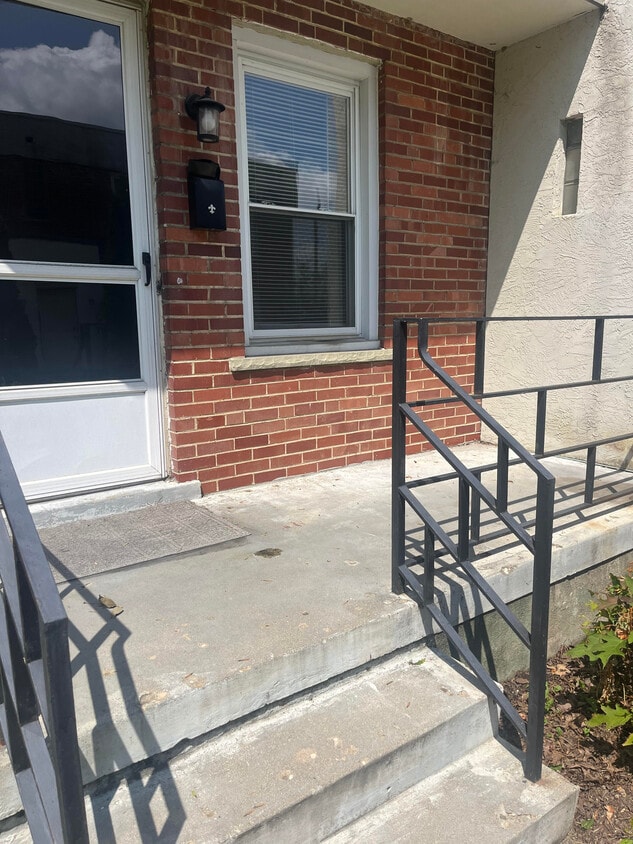 Primary Photo - 1355 Ida Ave