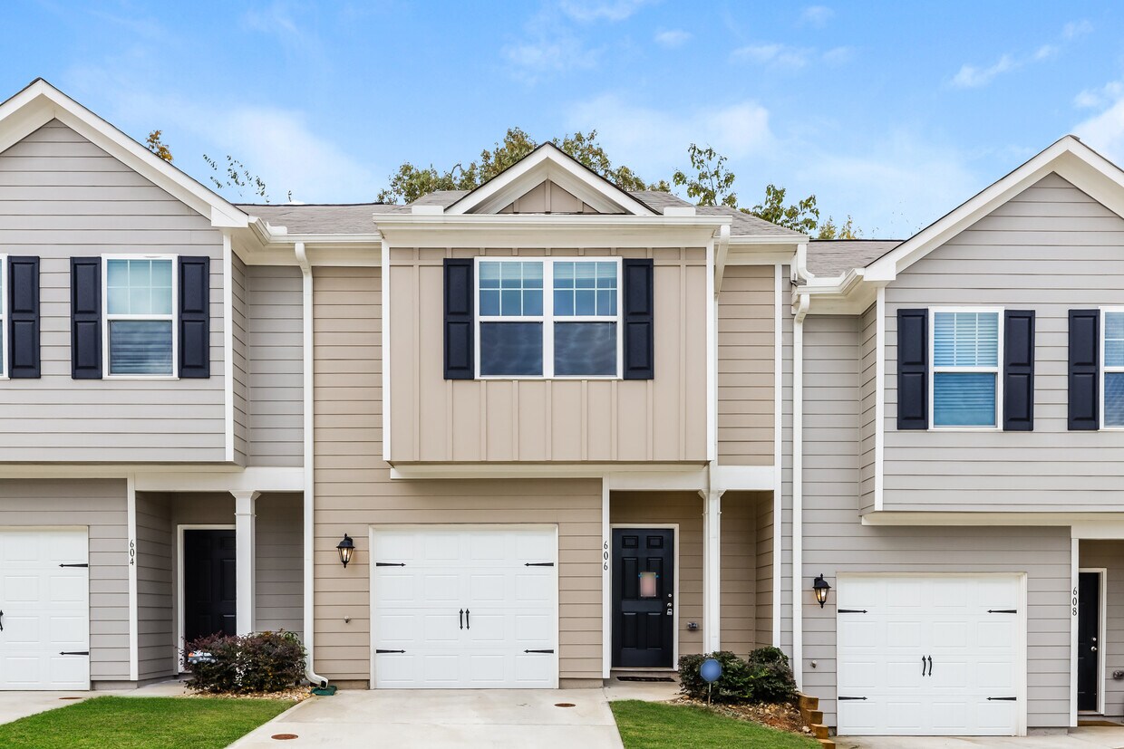606 Highwood Ln, East Point, GA House Rental in East Point, GA