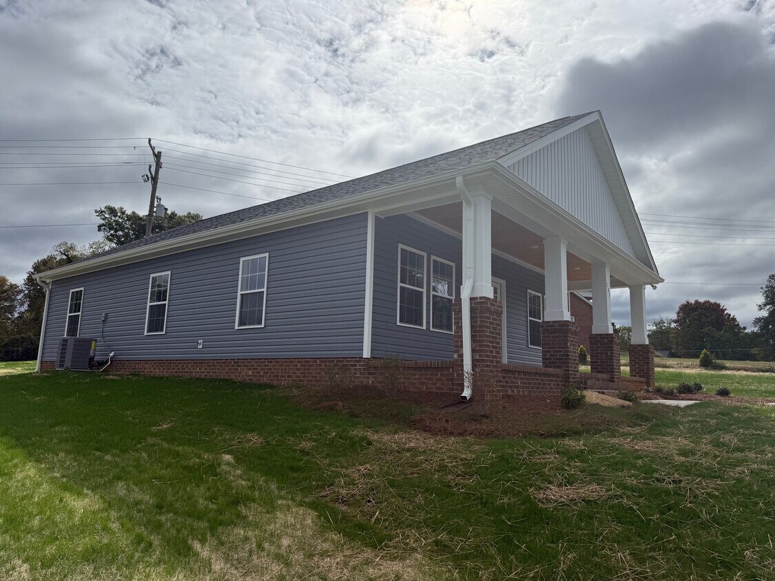 Foto del edificio - Three bedroom, 2 bath house in Graham