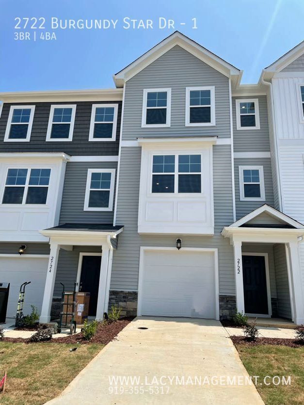 Foto principal - 2722 Burgundy St