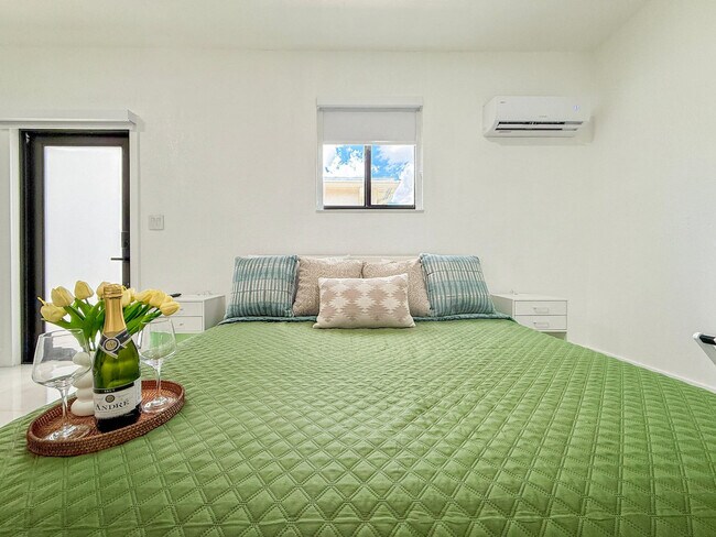 Foto del edificio - 7904 Juniper St