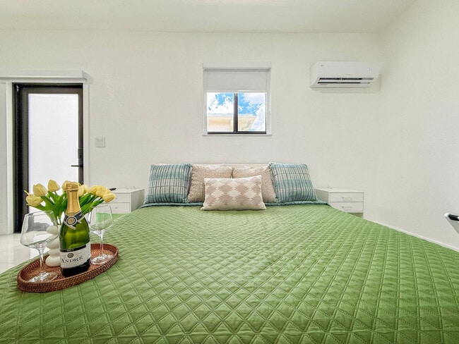 Building Photo - 7904 Juniper St