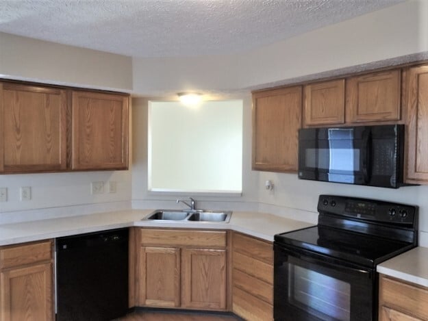 Building Photo - 5896 Oreily Dr