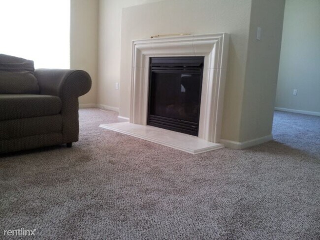 Foto del edificio - 1 br, 1 bath Condo - 5527 Tares Circle