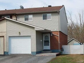 Building Photo - 13 Rue Conroy
