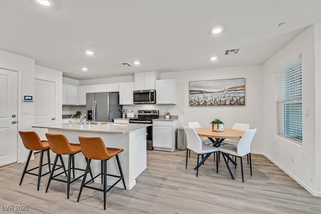 Foto principal - 9917 Canary Hls St