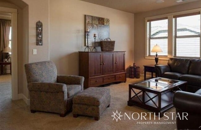 Building Photo - 4 Bed, 3 Bath w/ 3,030 sqft of perfection in Renaissance Ridge