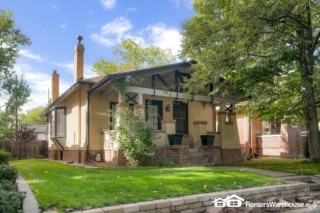 1011 S Vine St