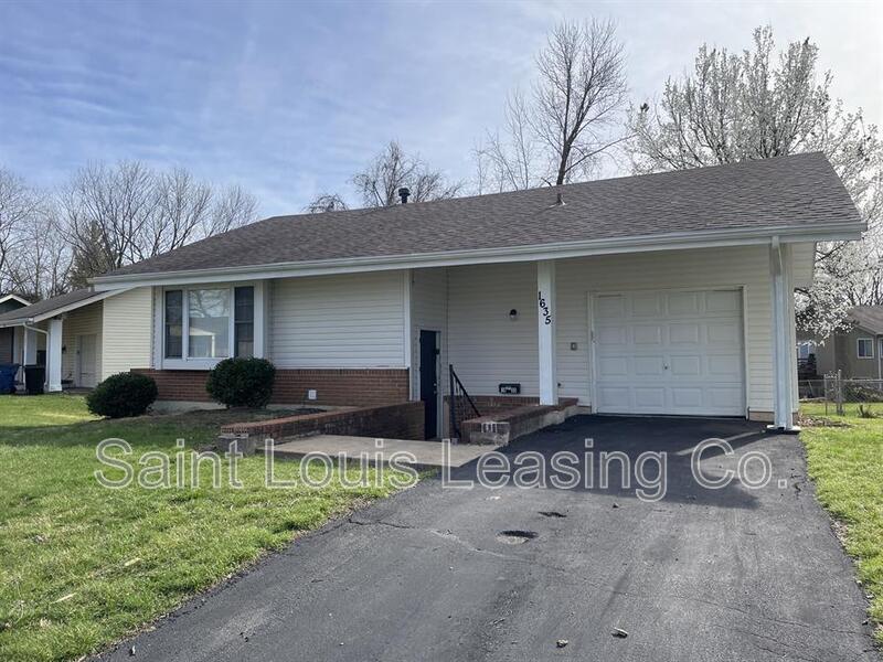 Primary Photo - 1635 Woodman Dr