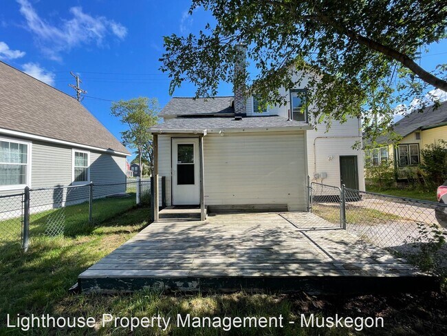 Building Photo - 3 br, 1.5 bath House - 1251 5th Street