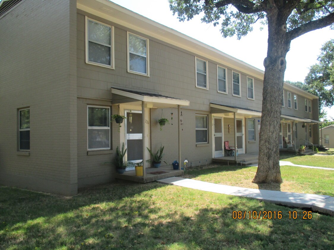 330 N 8th Ave, Denison, TX 75021 Apartments in Denison, TX