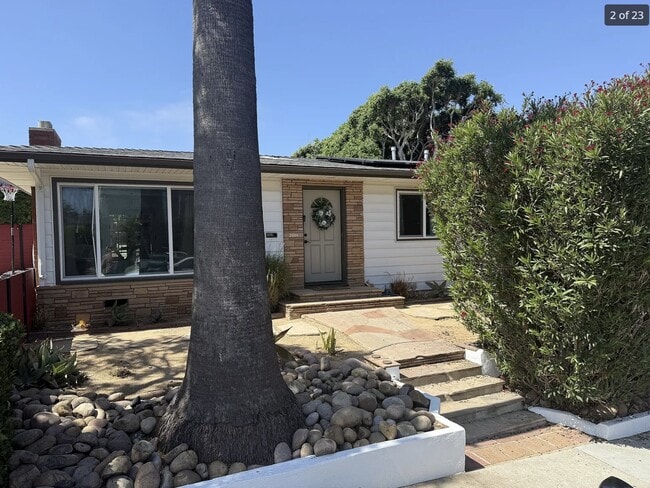 Building Photo - 2604 Camulos St