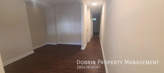 Foto del edificio - 310 S Laurel St