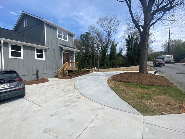 Foto del edificio - 1740 Bolton Rd NW