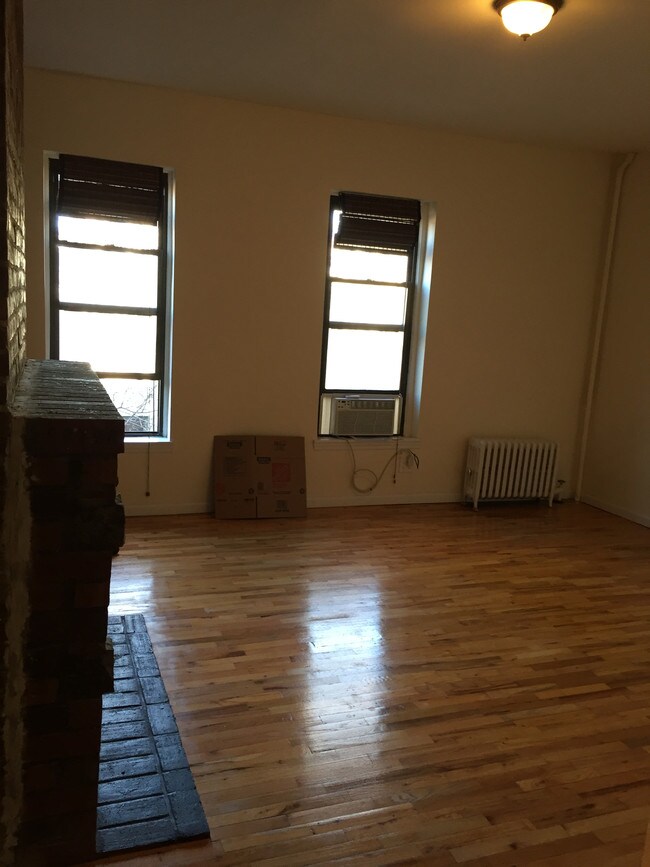 Foto del edificio - 131 W 81st St