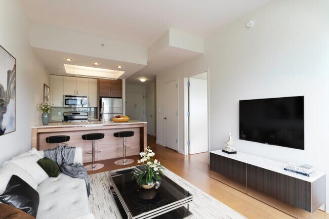 Building Photo - 0 bedroom in LONG ISLAND CITY NY 11101