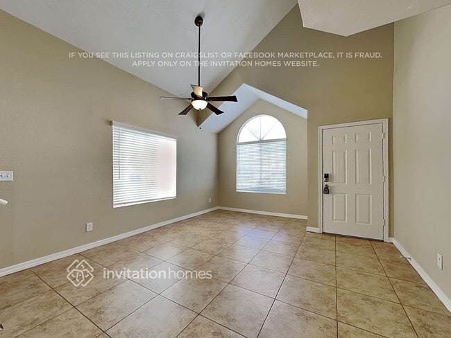 Building Photo - 441 S Maple