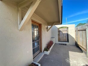 Building Photo - 1409 Madrid Way