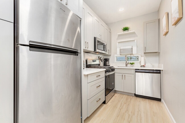 Building Photo - 1508 Kewalo St