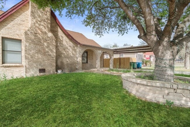 Building Photo - 1519 Schley Ave