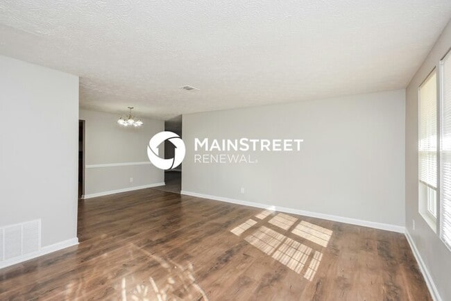 Building Photo - 3 Bedroom Pet-Friendly Home in Stone Mount...